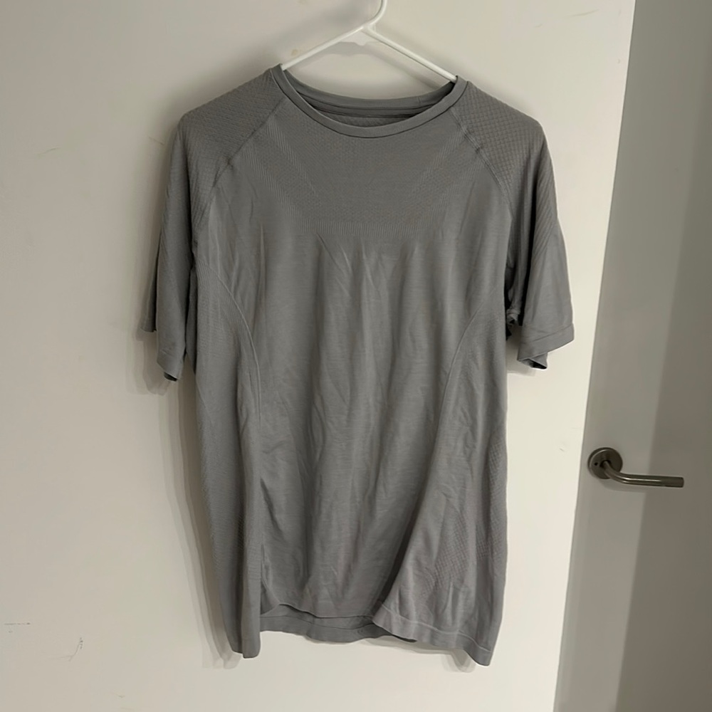 Ali dri fit work out shirt - size XL